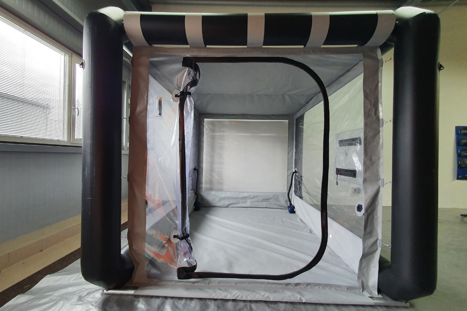 Nixus B-BOX inflatable isolation room