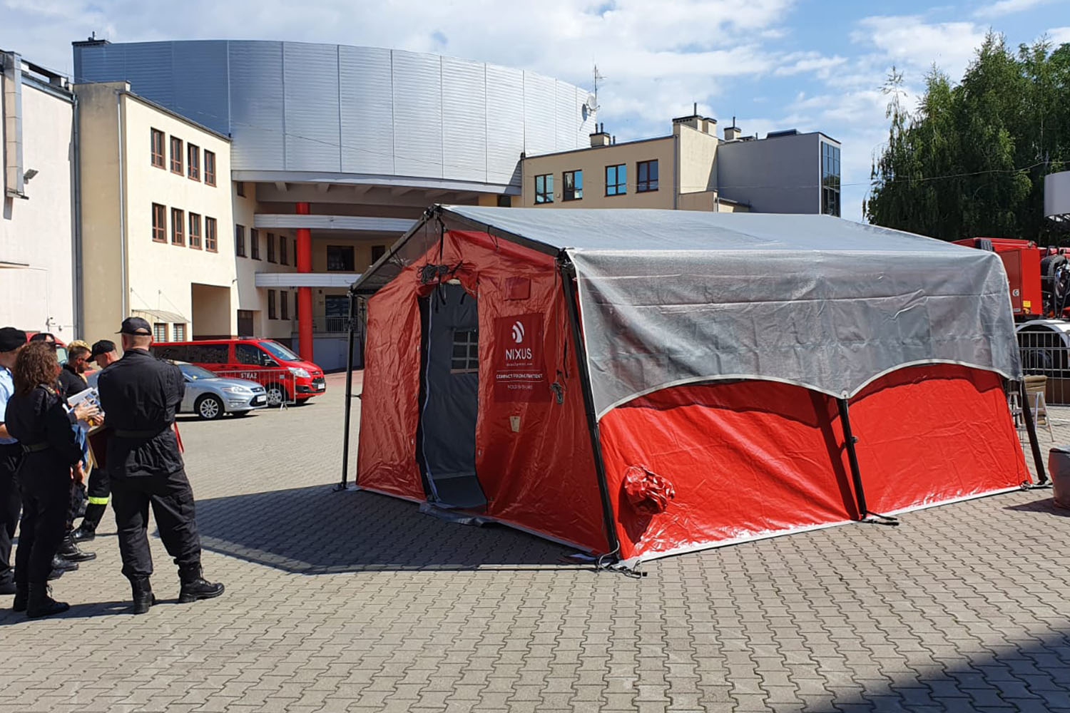 Rapid deploy medical tent with metal frame Nixus FOLD