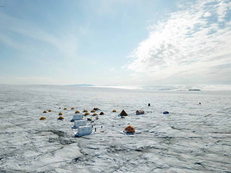 Nixus ERA inflatable tents during Greenland expedition